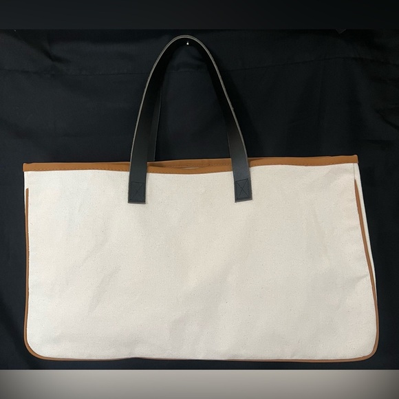 Trendy Canvas Tote with #MOMLIFE Design - Picture 4 of 5